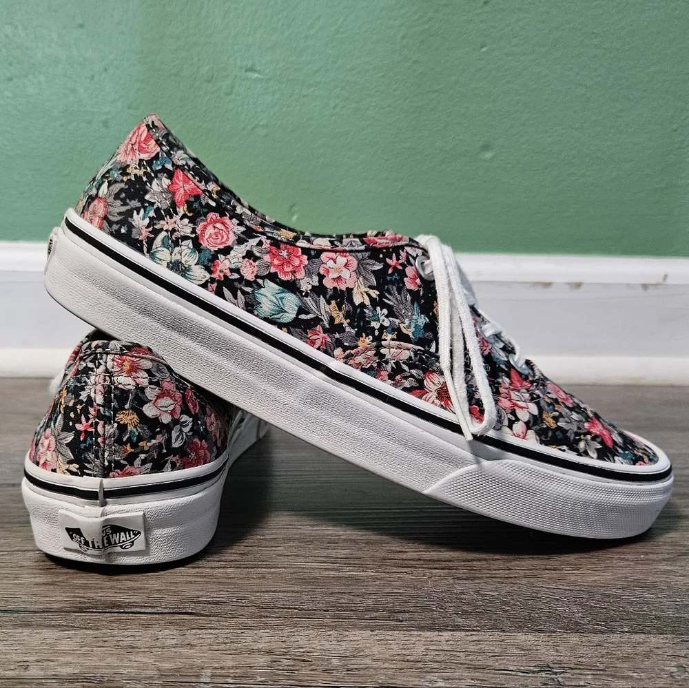 Vans Women's Floral Sneakers‎ - Black and Pink